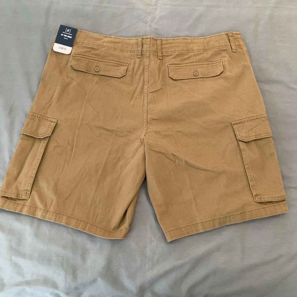 Cargo Shorts Mens 42 Brown Stretch 10 Inch Inseam Utility Pockets Outdoors NWT